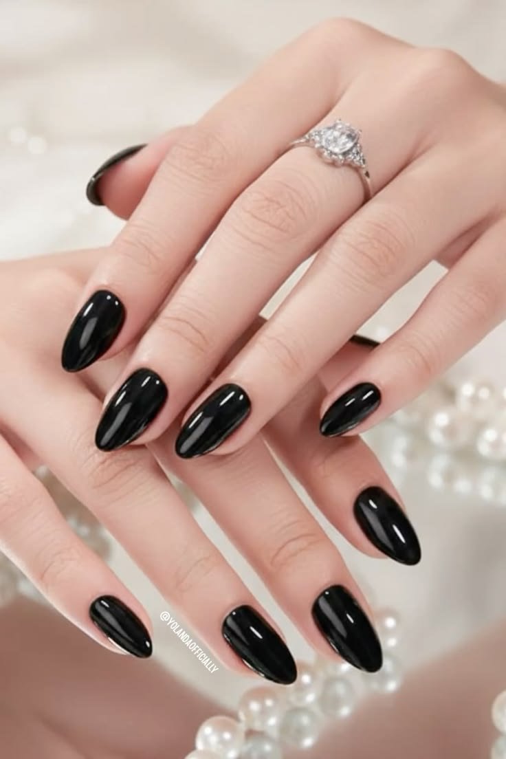 Clean Nails Aesthetic Design Black