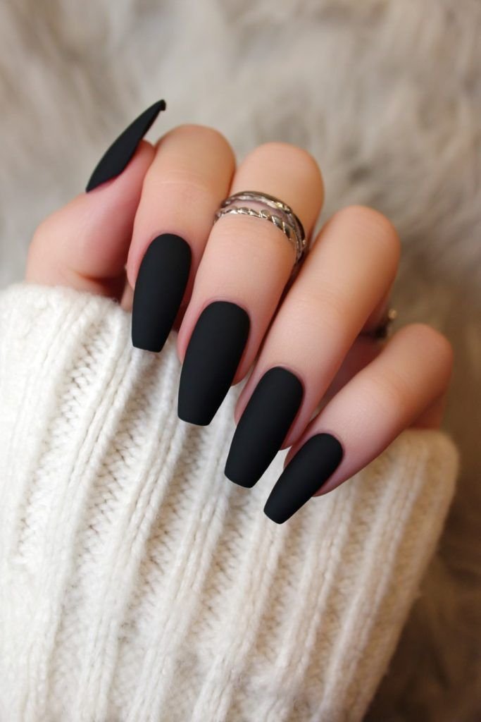 Clean Nails Aesthetic Design Black