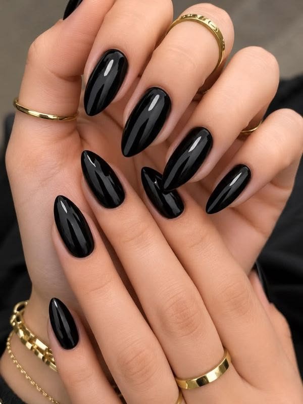 Clean Nails Aesthetic Design Black