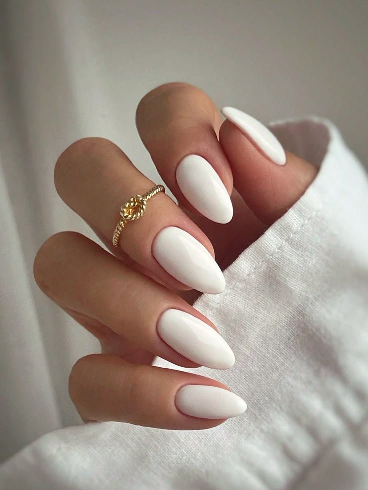 Clean Nails Aesthetic Design White